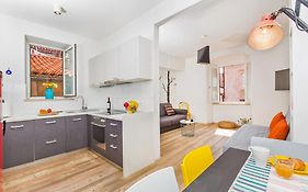 Apartment & Room Joy